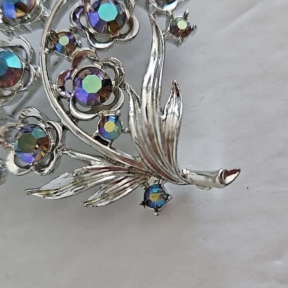 STAR Vintage AB Crystal Rhinestones on Silvertone Brooch - Picture 4 of 7